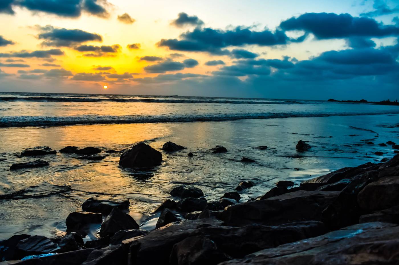 Things to do in Uttan